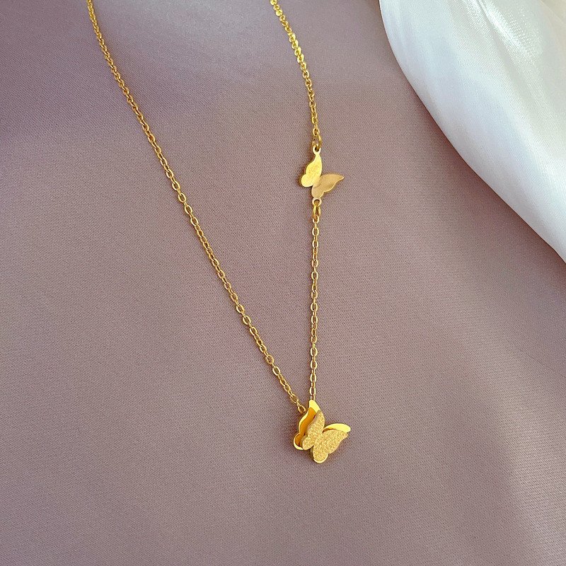 Fashionable Butterfly Pendants Necklace Women's Minimalist High-end Niche Design Cool Style Collarbone Chain